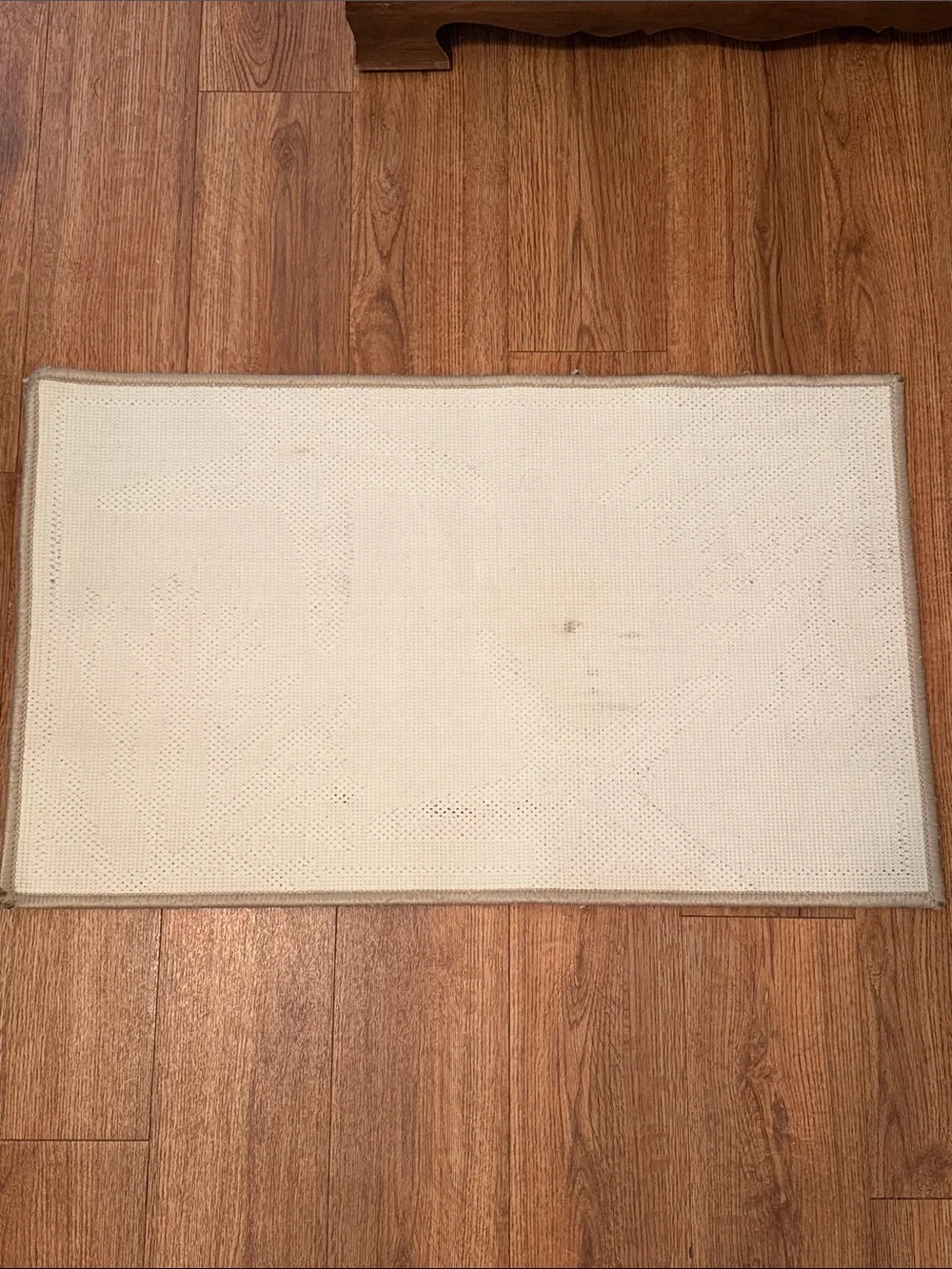 Gently Used Coastal Starfish Accent Rug in Rust and Cream - Home Accents